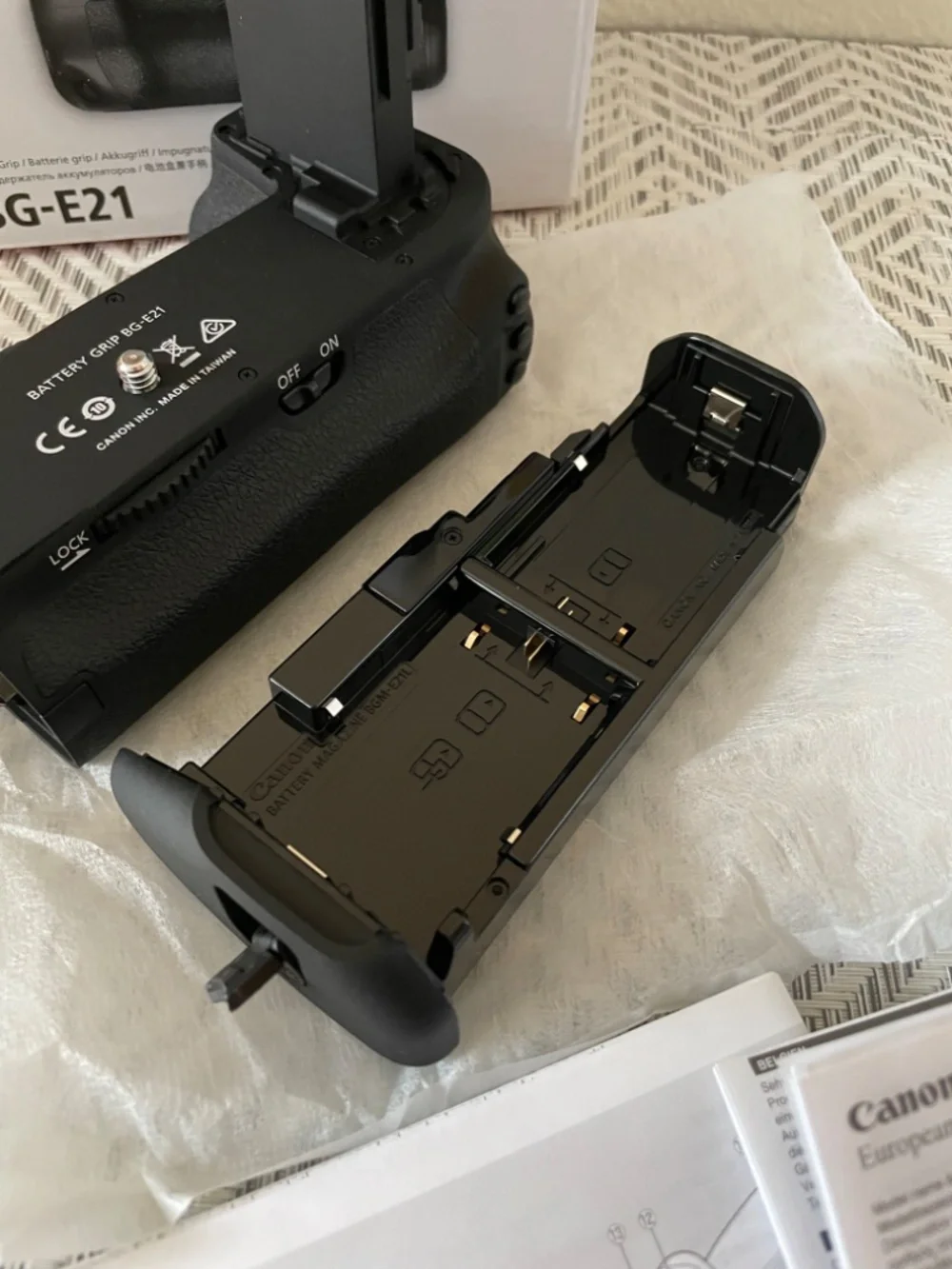 New Canon BG-E21 Battery Grip, Black, unused open box